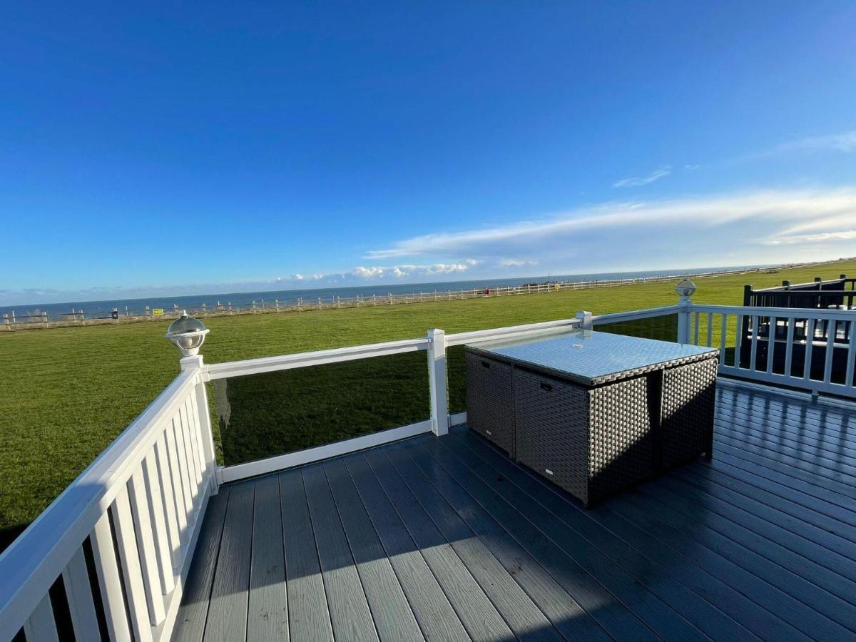 Beautiful Lodge With Full Sea Views At Broadland Sands In Suffolk Ref 20235Bs Hopton on Sea Экстерьер фото