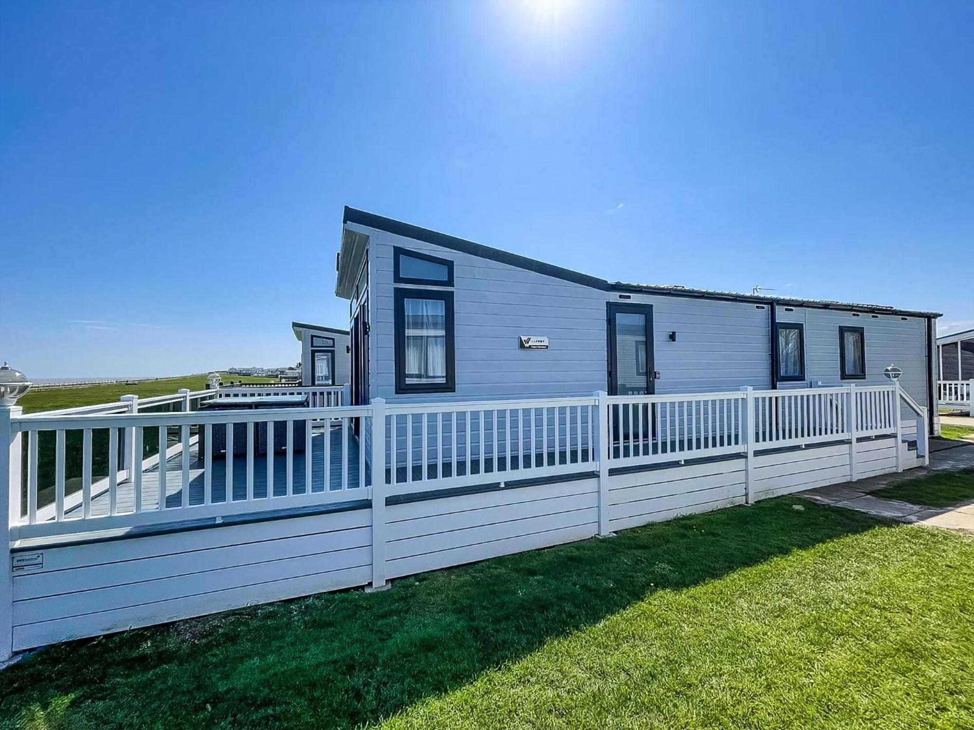 Beautiful Lodge With Full Sea Views At Broadland Sands In Suffolk Ref 20235Bs Hopton on Sea Экстерьер фото